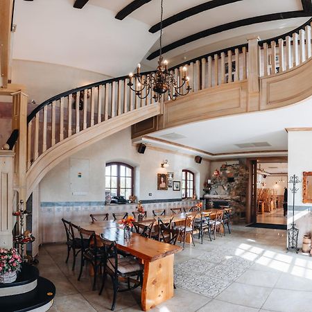 Hotel Kastely Grof Zichy à Haniska Extérieur photo