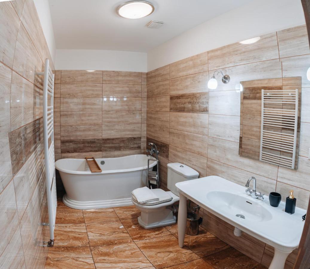 Hotel Kastely Grof Zichy à Haniska Extérieur photo