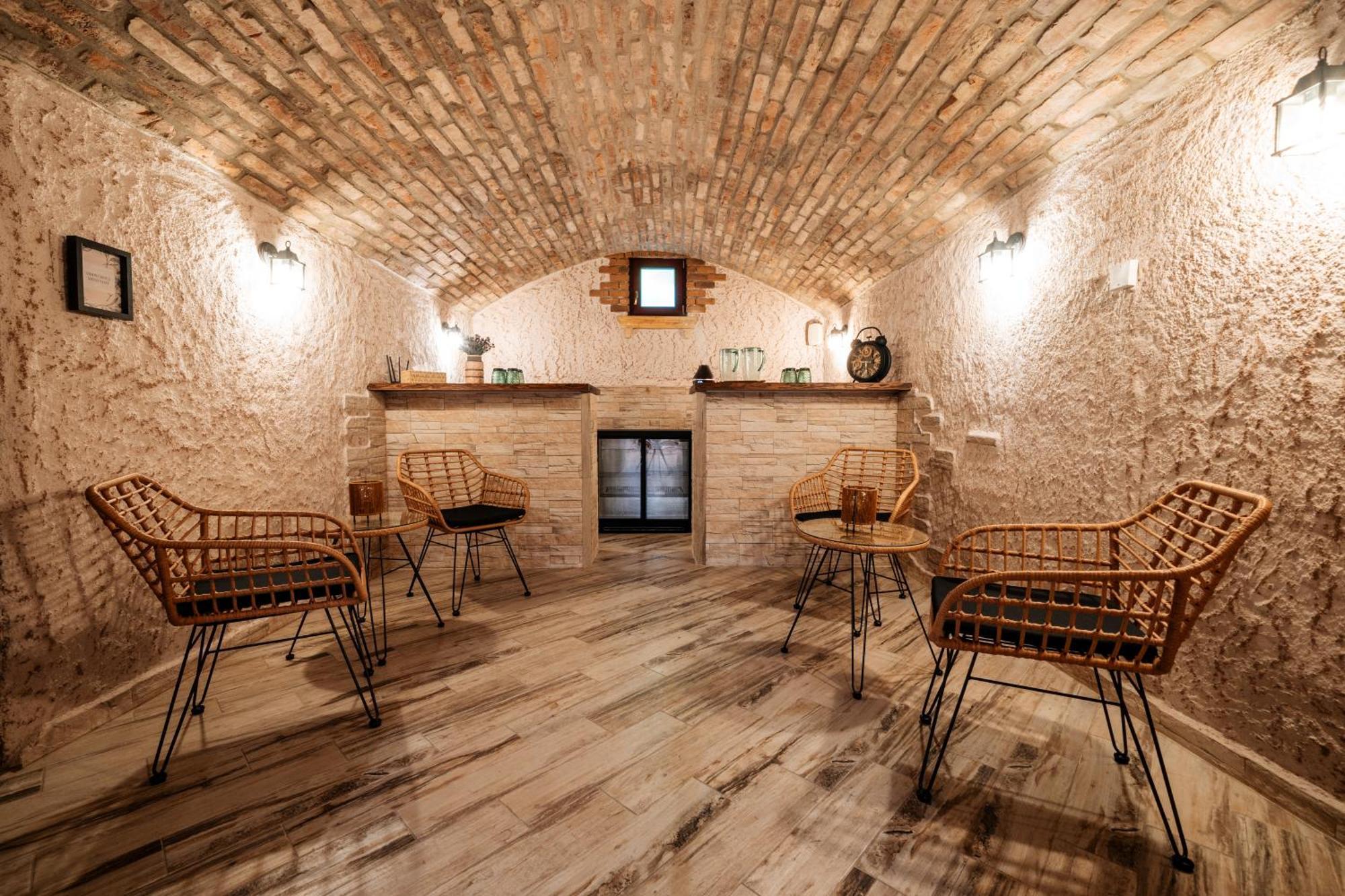 Hotel Kastely Grof Zichy à Haniska Extérieur photo